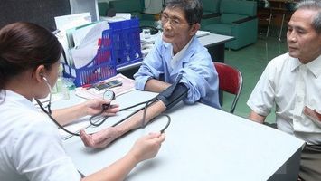 Sở Lao động- TB và XH trả lời cử tri Nguyễn Văn Trung, trú tại xóm 2, xã Nam Giang, huyện Nam Đàn về việc khám tổng hợp bệnh binh và bệnh do phơi nhiễm chất độc hóa học