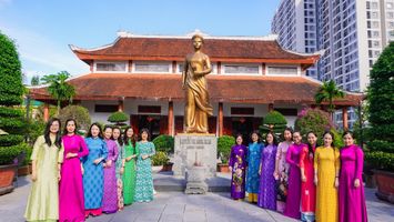 Văn phòng Đoàn đại biểu Quốc hội và HĐND tỉnh dâng hương tưởng niệm đồng chí Nguyễn Thị Minh Khai