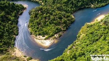 Một số suy nghĩ bước đầu về phát triển kinh tế miền Tây Nghệ An
