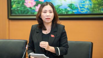 Đại biểu Hoàng Thị Thu Hiền (Đoàn ĐBQH tỉnh Nghệ An) đề xuất nhiều giải pháp nâng cao chất lượng dân số và bảo đảm cân bằng giới tính khi sinh