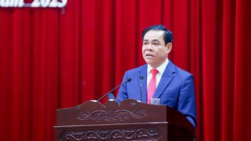 Đổi mới tư duy, kiến tạo chính quyền hành động, phục vụ Nhân dân, đưa Nghệ An vươn mình mạnh mẽ trong kỷ nguyên phát triển mới *