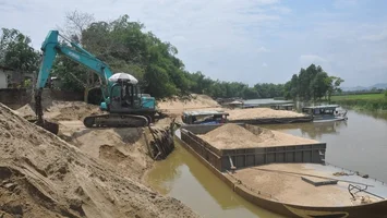 Tăng cường quản lý khai thác cát trên sông Lam bằng thiết bị giám sát hành trình