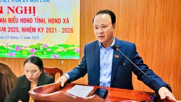 Ông Nguyễn Nam Đình – Phó Chủ tịch Thường trực HĐND tỉnh tiếp xúc cử tri tại xã Sơn Lâm.