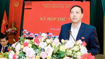 Trưởng Ban Văn hóa - Xã hội HĐND tỉnh tham dự kỳ họp HĐND xã Vân Du