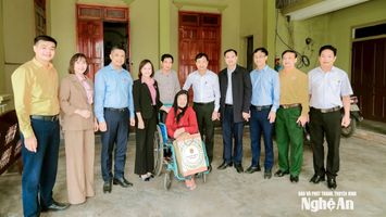 Đại biểu Quốc hội tiếp xúc với cử tri xã Quan Thành