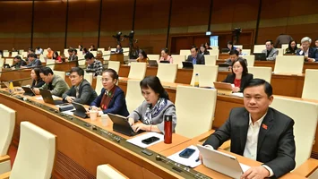 Đại biểu Quốc hội đoàn Nghệ An thảo luận về cơ chế, chính sách phát triển năng lượng và Luật Tòa án chuyên biệt