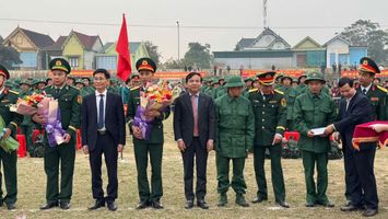 Phó Chủ tịch HĐND tỉnh Nguyễn Như Khôi dự lễ giao nhận quân tại huyện Quế Phong