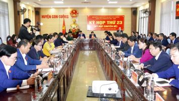 HĐND huyện Con Cuông thông qua Nghị quyết sắp xếp, tinh gọn tổ chức bộ máy khối chính quyền huyện