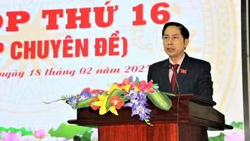 HĐND Thanh Chương khóa XX thông qua Nghị quyết tổ chức lại 10 phòng chuyên môn thuộc UBND huyện