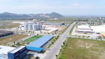 Trả lời kiến nghị cử tri công nhân lao động Khu kinh tế Đông Nam về lắp đặt đèn chiếu sáng và đèn tín hiệu giao thông...trục đường trong, ngoài các khu công nghiệp