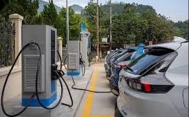 Ô tô điện chạy pin tiếp tục được miễn lệ phí trước bạ đến 28/2/2027