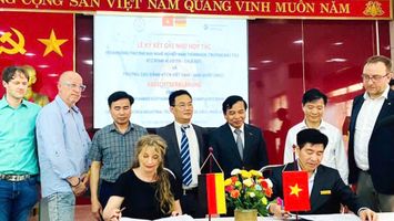 Trường Cao đẳng Kỹ thuật Công nghiệp Việt Nam - Hàn Quốc ký kết với đối tác Đức