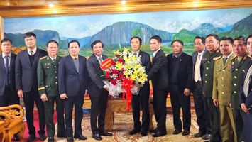 Đoàn công tác tỉnh Nghệ An thăm và chúc Tết cổ truyền Bunpimay tại tỉnh Hủa Phăn (CHDCND Lào)
