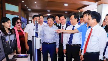 Phát triển khoa học, công nghệ - động lực của sự tăng trưởng