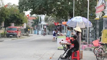 Thực phẩm “bẩn” bủa vây cổng trường: Ai sẽ bảo vệ học sinh?