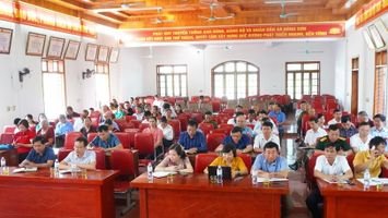 Trưởng Ban Tuyên giáo – Dân vận Tỉnh ủy tiếp xúc cử tri tại xã Đông Sơn, huyện Đô Lương