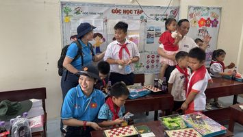 Giáo dục, y tế ở Trường Sa - Gieo mầm ước mơ, duy trì mạch sống giữa biển khơi