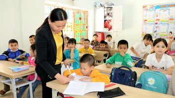 Tuyển dụng đúng, đủ giáo viên theo đúng biên chế được giao