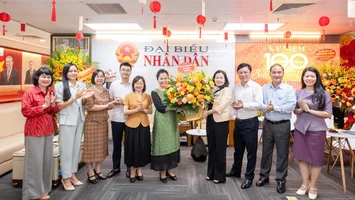 Lãnh đạo Đoàn ĐBQH tỉnh Nghệ An chúc mừng Báo Đại biểu Nhân dân nhân dịp kỷ niệm 100 năm Ngày Báo chí Cách mạng Việt Nam