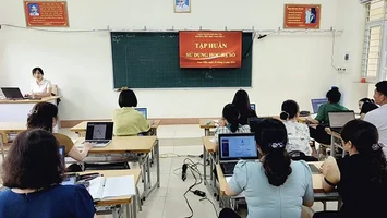 Cử tri kiến nghị minh bạch chi phí và lựa chọn đơn vị cung cấp dịch vụ học bạ điện tử