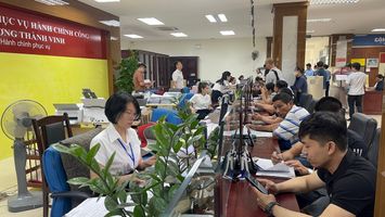 Bộ Chính trị, Ban Bí thư yêu cầu có chế độ mới với cán bộ sau sáp nhập