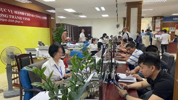 Bộ Chính trị, Ban Bí thư yêu cầu có chế độ mới với cán bộ sau sáp nhập