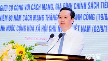 Bồi đắp lòng tự hào, tự tôn dân tộc, hun đúc khát vọng phát triển quê hương, đất nước *