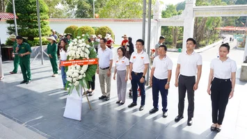 Chi bộ Công tác Quốc hội sinh hoạt chuyên đề về nguồn tại Khu di tích Ngã ba Đồng Lộc và Khu di tích Hải Thượng Lãn Ông