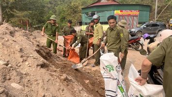 Nghệ An vận chuyển vật liệu xây nhà cho người dân