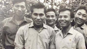Gắn bó và phụng sự nền giáo dục cách mạng
