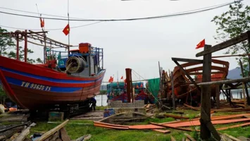 Khúc tráng ca về những con thuyền gỗ Trung Kiên