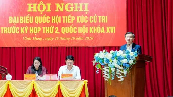 Giám đốc Học viện Chính trị Quốc gia Hồ Chí Minh Đoàn Minh Huấn tiếp xúc cử tri phường Vinh Hưng