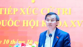 Giám đốc Học viện Chính trị Quốc gia Hồ Chí Minh Đoàn Minh Huấn tiếp xúc cử tri xã Hưng Nguyên Nam