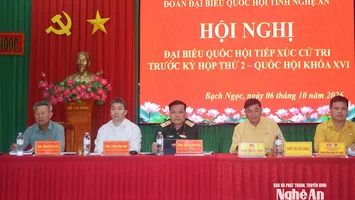 Đoàn đại biểu Quốc hội tỉnh Nghệ An tiếp xúc cử tri xã Bạch Ngọc