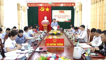 Đồng chí Thái Thị An Chung dự sinh hoạt Chi bộ cơ quan UBND xã Quỳnh Thắng