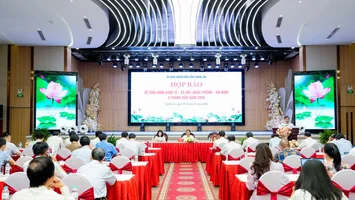 Nghệ An thông tin kết quả 9 tháng, giải đáp những vấn đề báo chí quan tâm