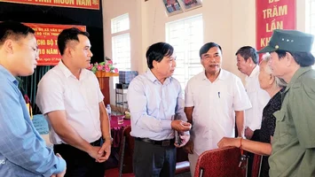 Phó Chủ tịch HĐND tỉnh Nguyễn Như Khôi dự Lễ kết nạp Đảng viên và dự sinh hoạt tại Chi bộ Yên Thịnh thuộc Đảng ủy xã Vân Du