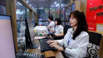 Dân vẫn bị đòi giấy tờ đã tích hợp trên VNeID, Thủ tướng ra chỉ đạo mới