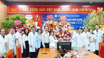 Đoàn ĐBQH tỉnh Nghệ An thăm, chúc mừng các đơn vị y tế trên địa bàn tỉnh nhân ngày Thầy thuốc Việt Nam 27/02