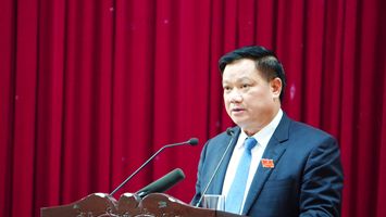 Mỗi một đại biểu dân cử  phải luôn là cầu nối tin cậy giữa Đảng, chính quyền với Nhân dân *