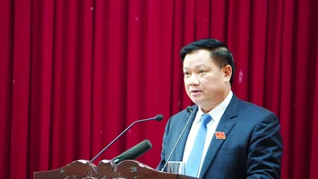 Mỗi một đại biểu dân cử  phải luôn là cầu nối tin cậy giữa Đảng, chính quyền với Nhân dân *