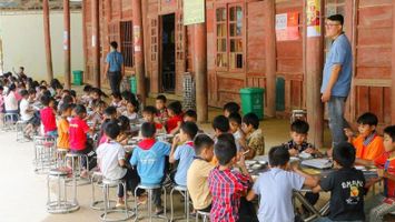 Sở Giáo dục và Đào tạo trả lời kiến nghị của cử tri về chế độ bán trú cho học sinh vùng khó khăn và việc tổ chức dạy học 2 buổi/ngày
