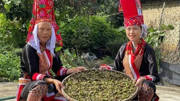 'Không ngờ cái áo mình khâu đưa lên mạng lại nhiều người thích thú'