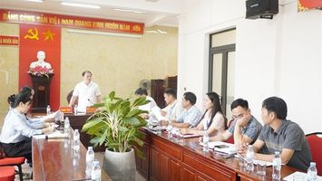 Ban Pháp chế HĐND tỉnh khảo sát công tác cấp Giất chứng nhận quyền sử dụng đất tại xã Nghĩa Đàn