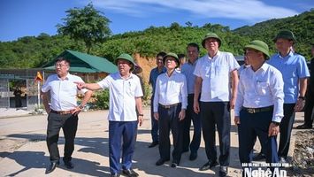 Thường trực HĐND tỉnh làm việc với 12 xã miền Tây Nghệ An