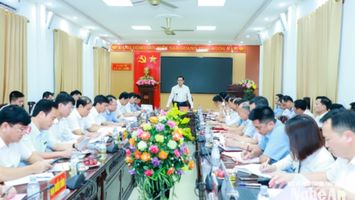 Chủ tịch UBND tỉnh Võ Trọng Hải làm việc với lãnh đạo các xã Quỳ Châu, Châu Tiến, Hùng Chân, Châu Bình