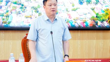 Bí thư Tỉnh ủy Nguyễn Khắc Thận làm việc với lãnh đạo các xã vùng Quỳ Hợp