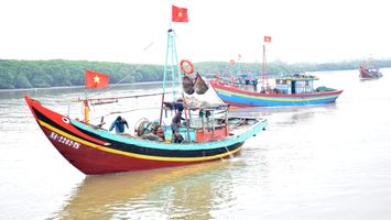 Sớm triển khai dự án nâng cấp hạ tầng dịch vụ nghề cá tại Lạch Vạn