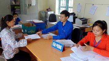 Cử tri kiến nghị sớm bổ sung biên chế, nâng cao năng lực đội ngũ công chức cấp xã