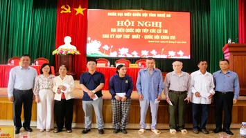 Đại biểu Quốc hội tiếp xúc với cử tri xã Quỳnh Lưu